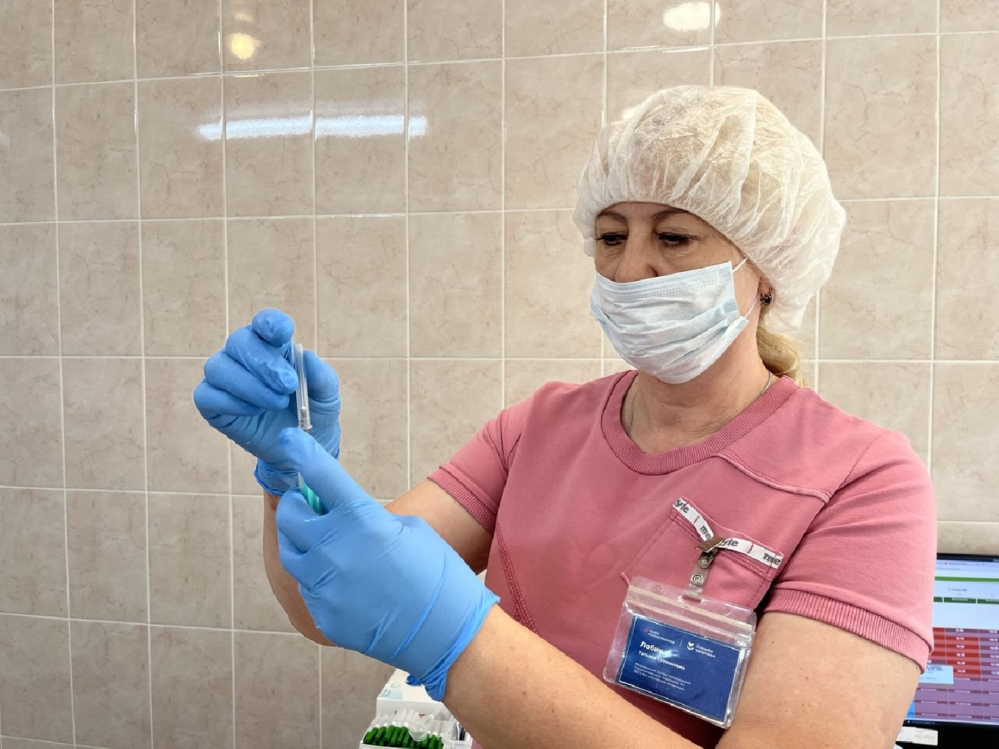 чехов, чеховская больница, вакцинация, прививочная кампания, прививки от гриппа, прививки от пневмонии, препараты от гриппа, совигрипп, флю-м, ультрикс квадри, вакцинация детей, вакцинация взрослых жителей, главврач чеховской больницы, андрей попов, глава округа михаил собакин,статистика,