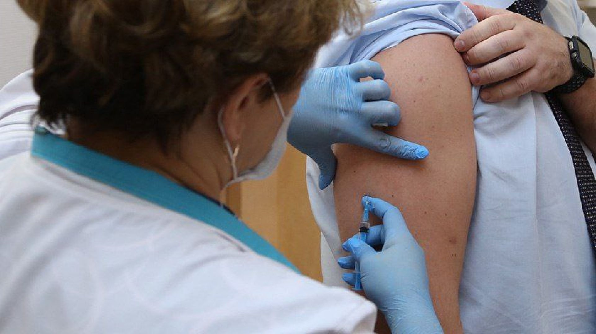 чехов, чеховская больница, вакцинация, прививочная кампания, прививки от гриппа, прививки от пневмонии, препараты от гриппа, совигрипп, флю-м, ультрикс квадри, вакцинация детей, вакцинация взрослых жителей, главврач чеховской больницы, андрей попов, глава округа михаил собакин,статистика,