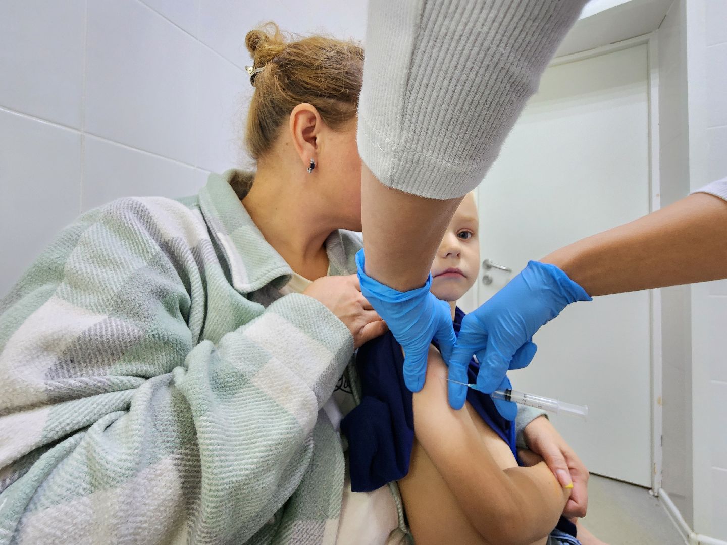 чехов, чеховская больница, вакцинация, прививочная кампания, прививки от гриппа, прививки от пневмонии, препараты от гриппа, совигрипп, флю-м, ультрикс квадри, вакцинация детей, вакцинация взрослых жителей, главврач чеховской больницы, андрей попов, глава округа михаил собакин,статистика,