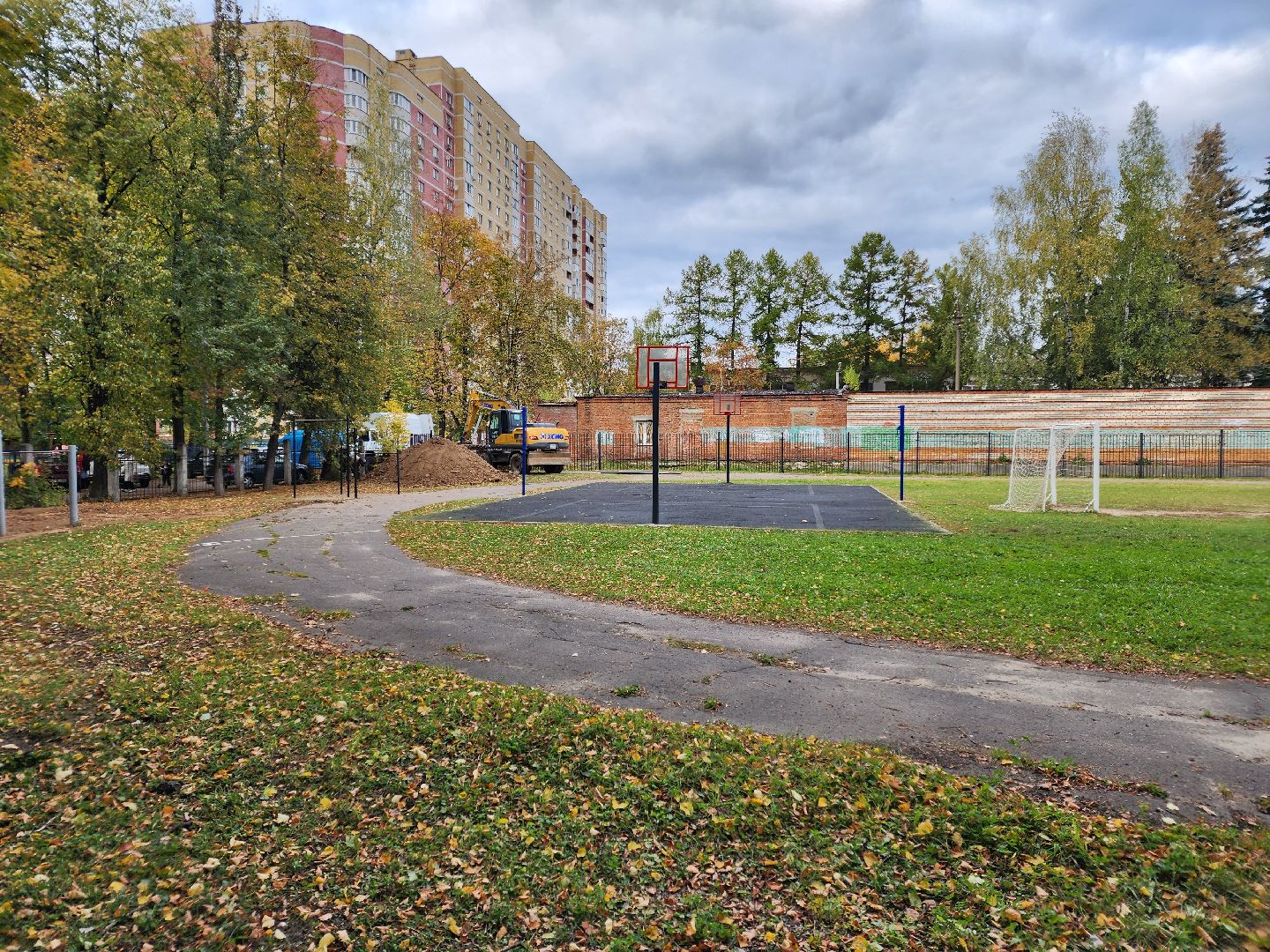 чехов, микрорайон полиграфкомбинат, авария на теплосети, утечка теплоносителя, прорыв трубы отопления, ликвидация аварии,   обращения жителей, портал добродел, устранение утечки, глава округа михаил собакин, поручение главы округа, мп жкх чеховского района, жилые дома, социальные объекты,аварийная бригада, спецтехника,