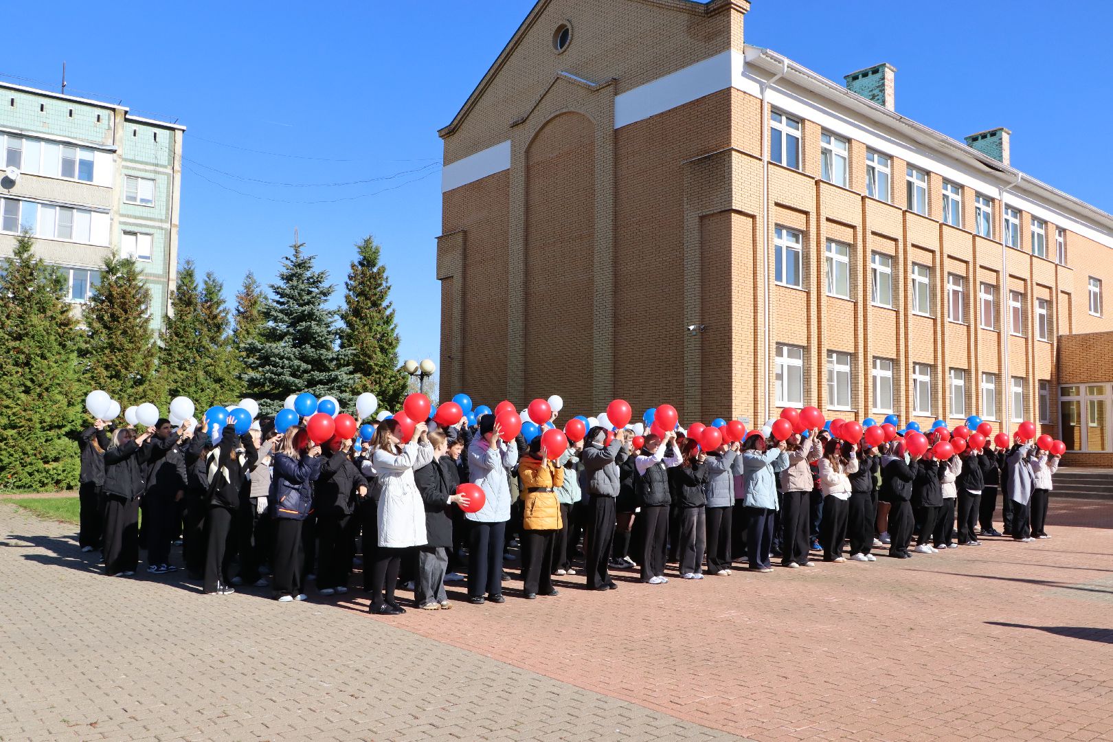 день воссоединения, серебряные пруды,  молодая гвардия серебряные пруды, флешмоб, школа чуйкова, новые территории,