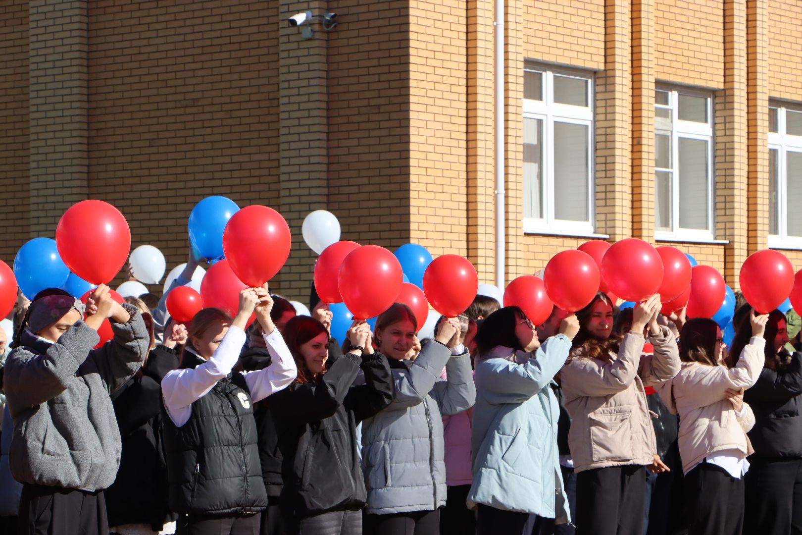 день воссоединения, серебряные пруды,  молодая гвардия серебряные пруды, флешмоб, школа чуйкова, новые территории,