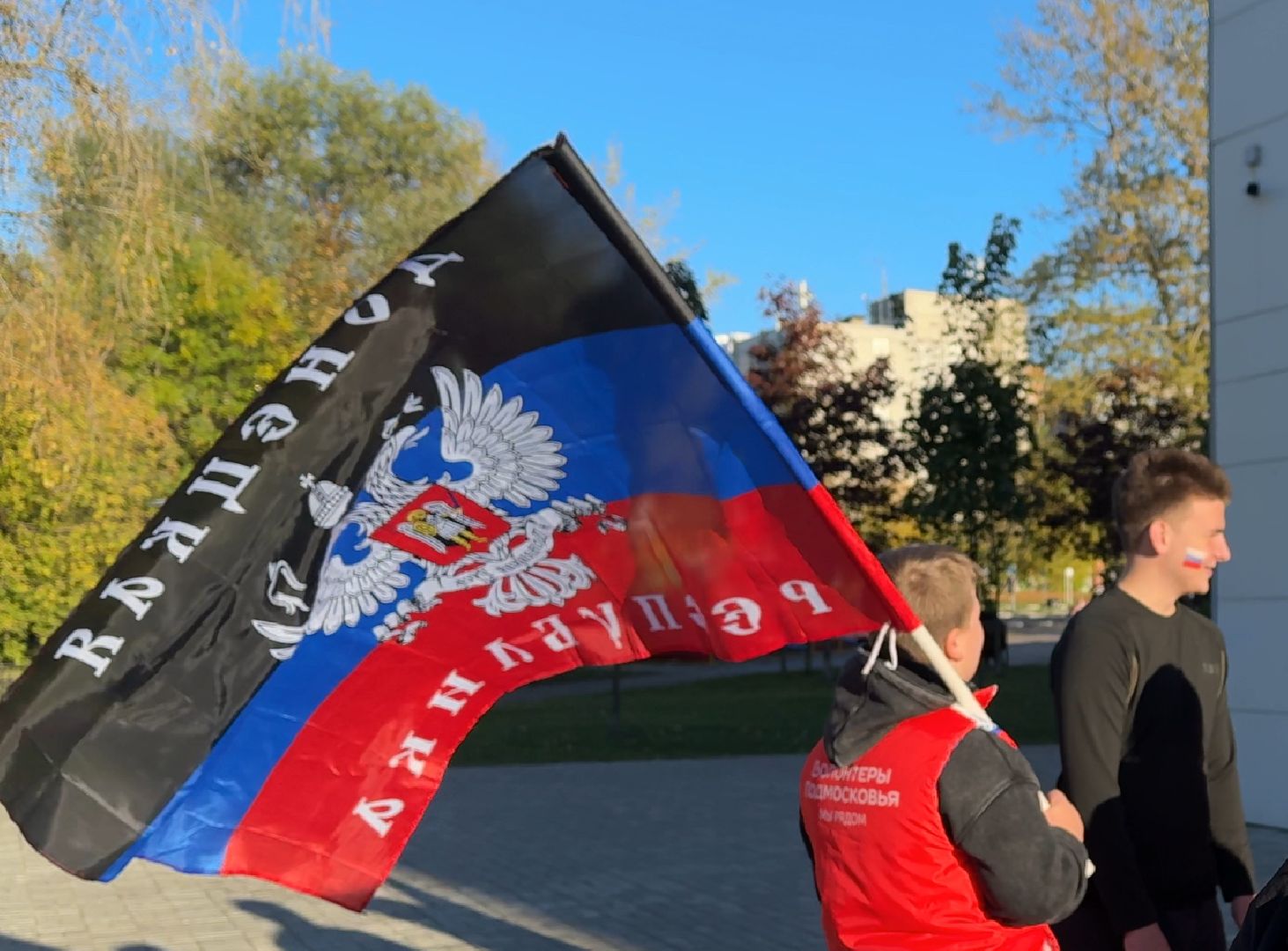 день воссоединения, лнр, днр, запорожье, херсонская область, триколор, флешмоб,