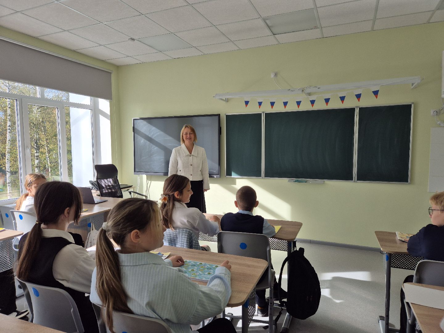 демихово лицей, учитель изо,