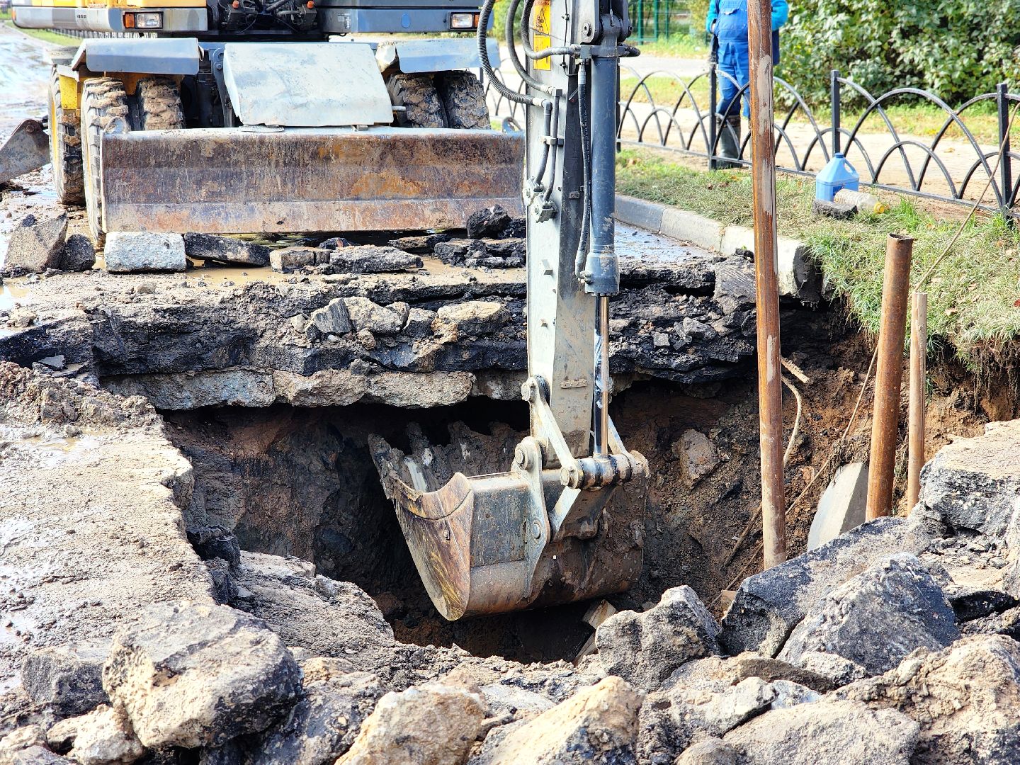 дубна, авария,  устранение аварии, трубопровод,