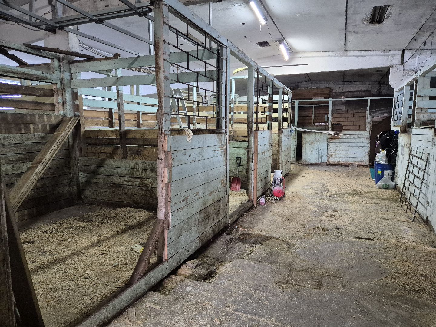 частная конюшня, конный спорт, благоустройство конюшни,