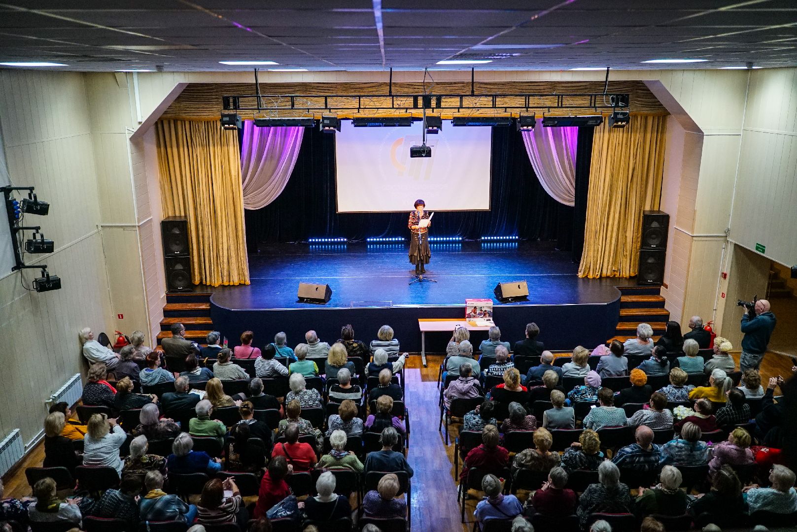 пенсионер, концерт, праздник,