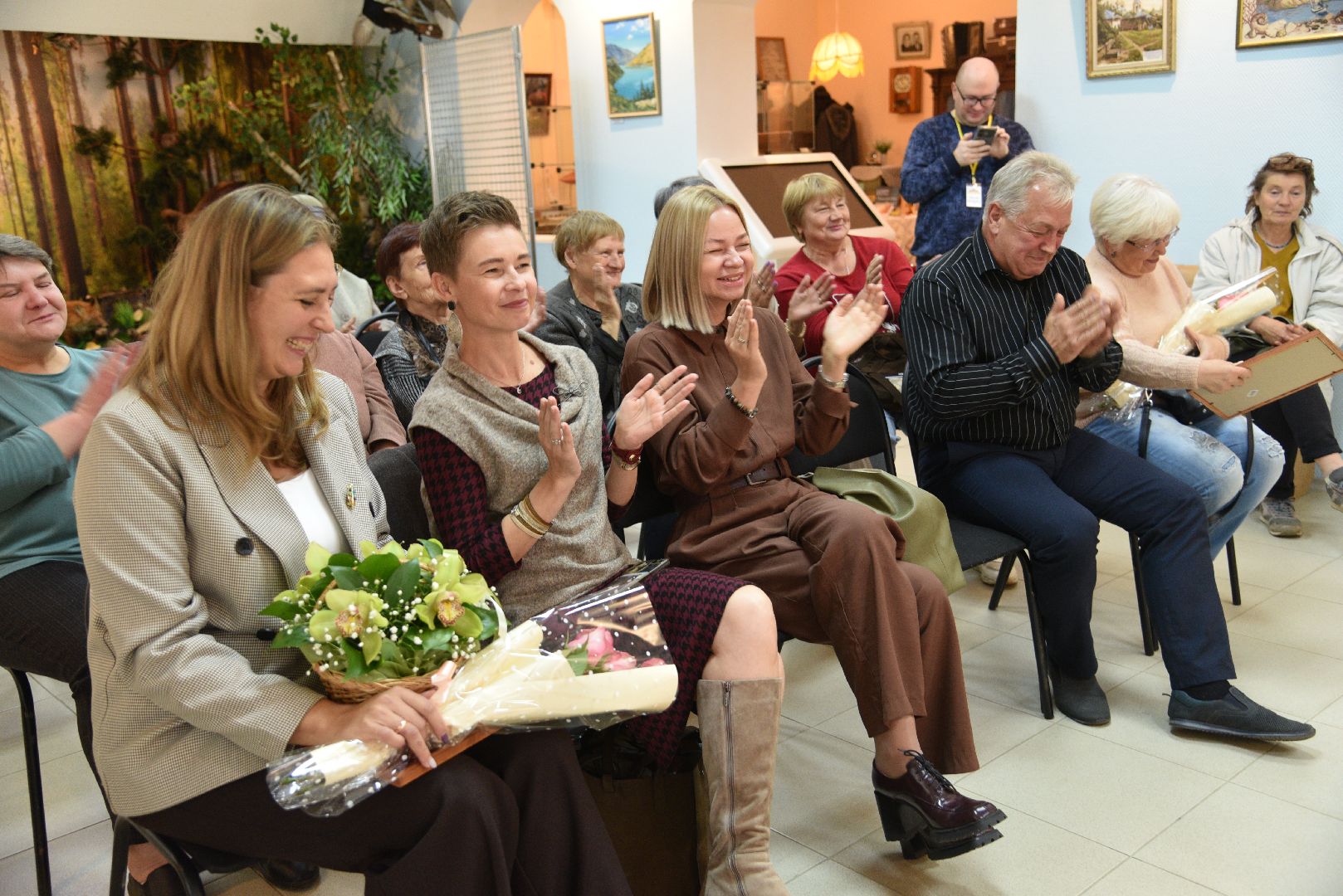 лотошино, лотошинский музей, выставка живописи,