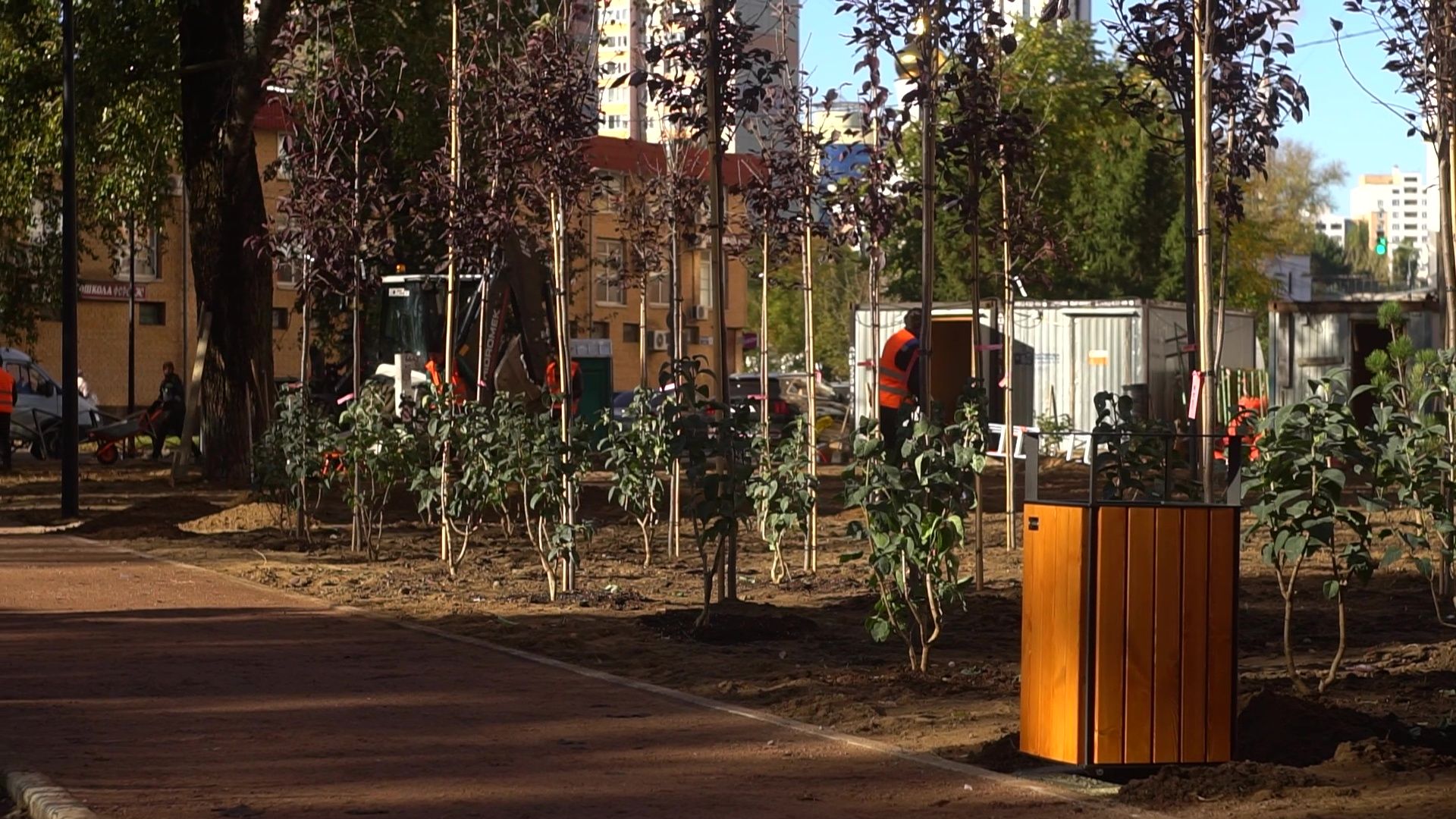 Реутов, благоустройство, сквер, качели, гортензии,