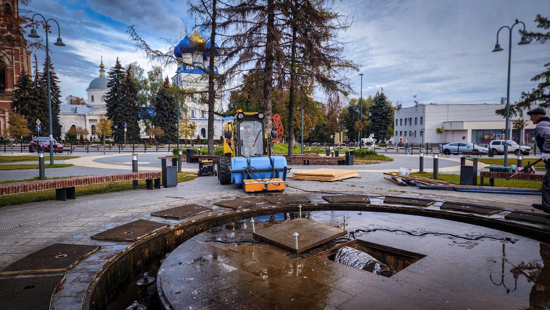 бронницы, отключение фонтана в бронницах, подготовка фонтана к зиме, сухой фонтан в бронницах,
