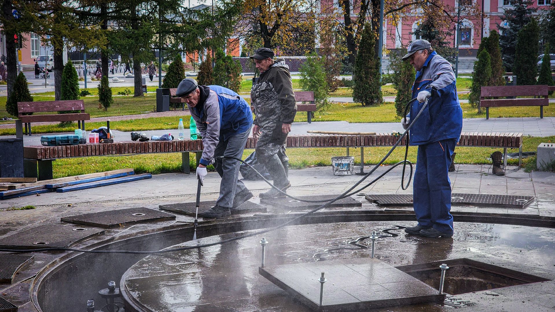 бронницы, отключение фонтана в бронницах, подготовка фонтана к зиме, сухой фонтан в бронницах,