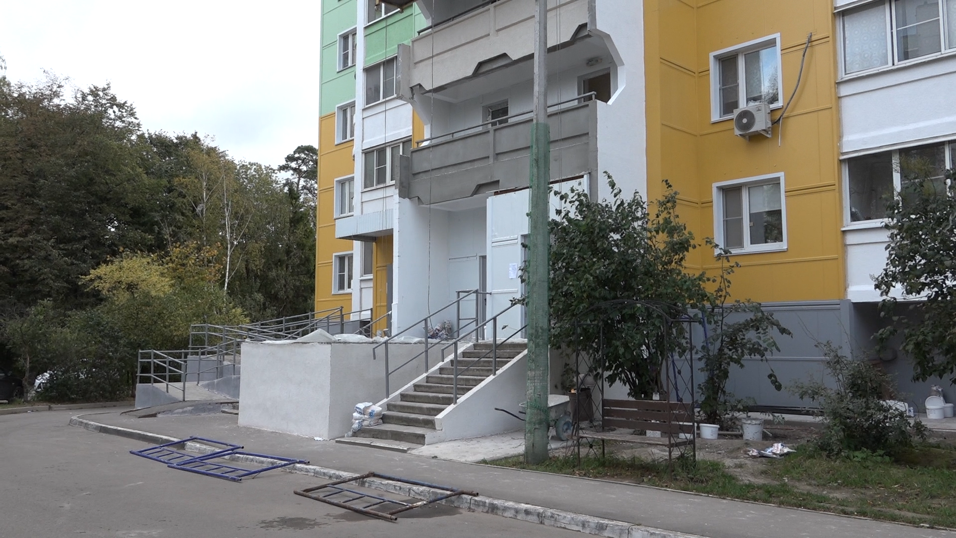 заозерная 25 власиха, власиха капремонт домов, фкр мо, термоленд мкд, ремонт фасада,