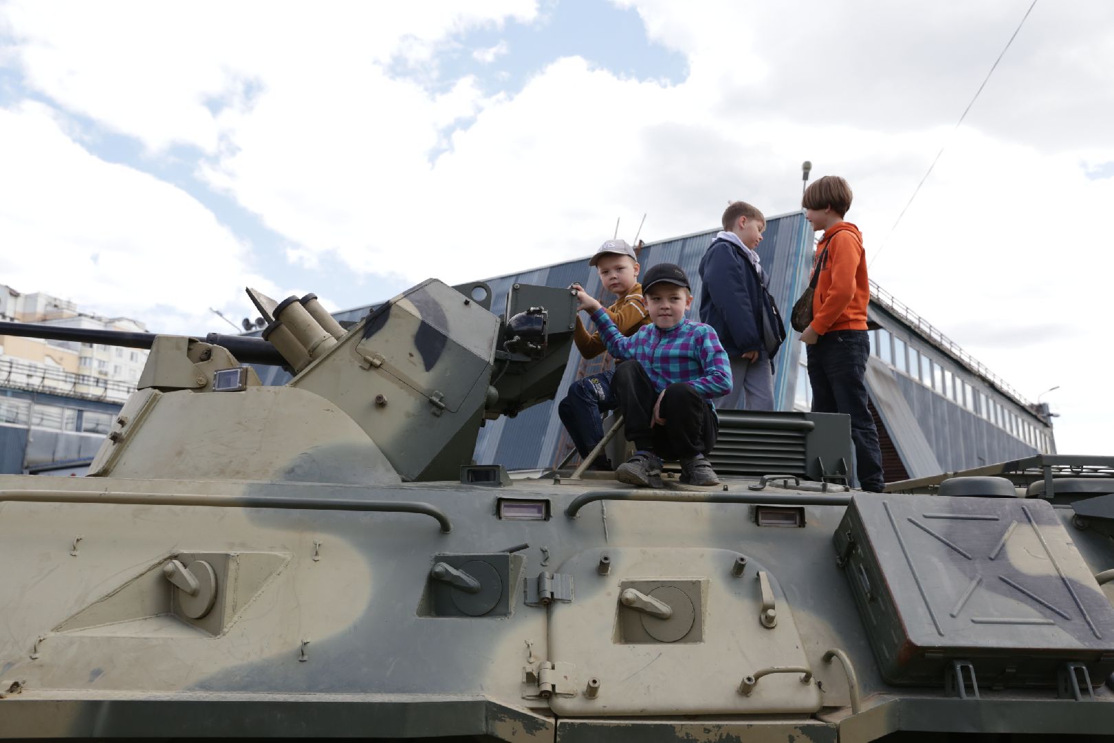 Солнечногорск, день победы, праздник, выставка, автомобили