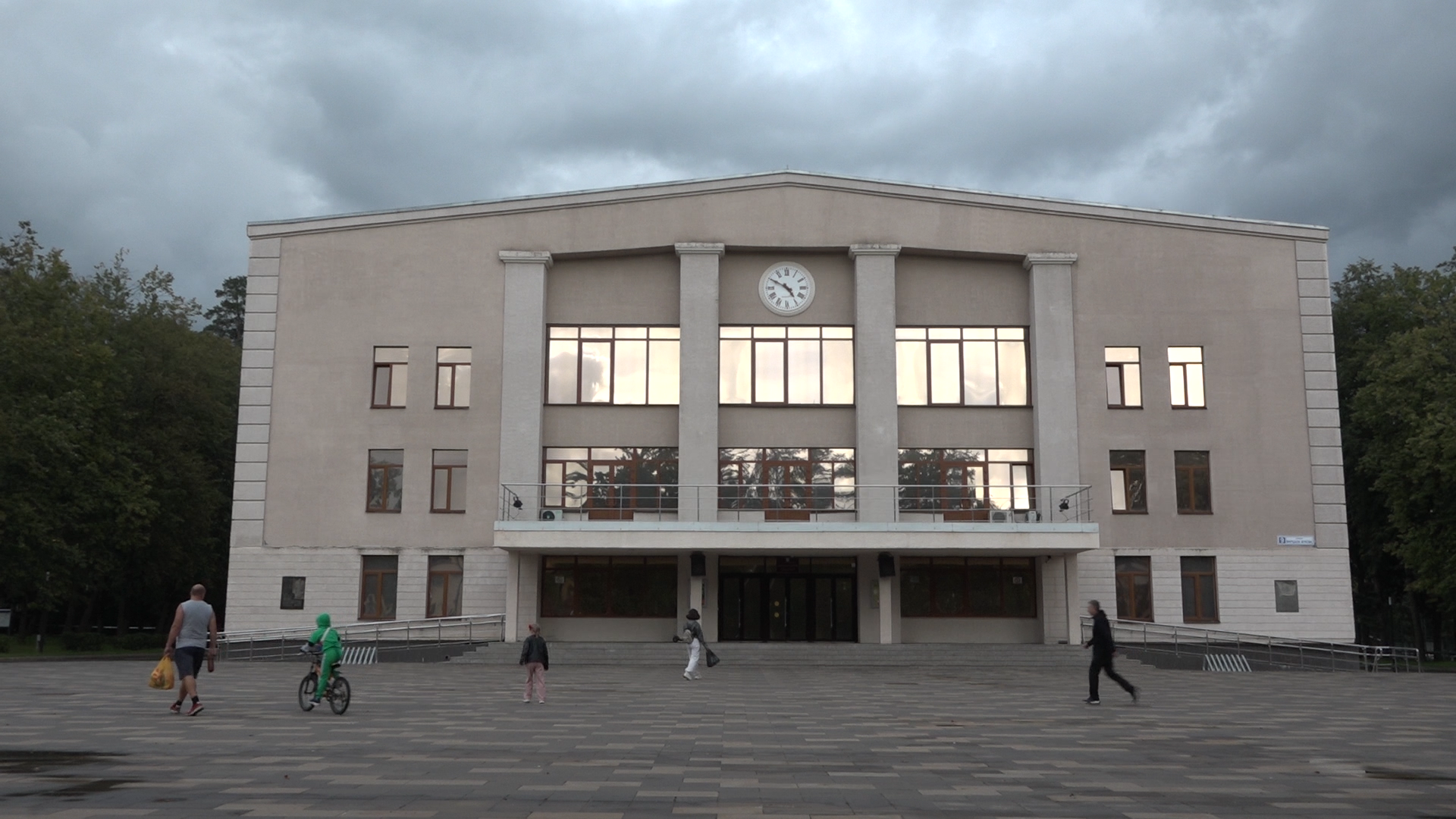 сезонный каток, каток во власихе, строительство катка, зимние виды спорта, катание на коньках,