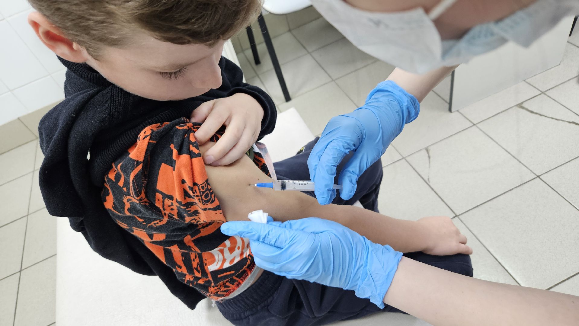 долгопрудный, медицина, медицина в долгопрудном, детская поликлиника, дети, вакцинация, прививки,