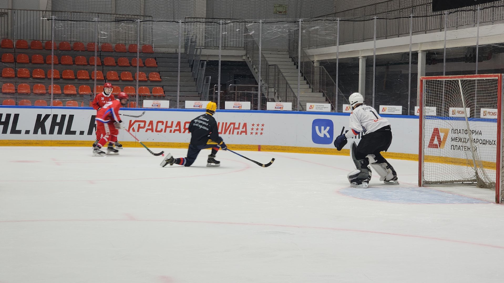 международный турнир, русский хоккей, хоккей с мячом, зоркий, красногорск,