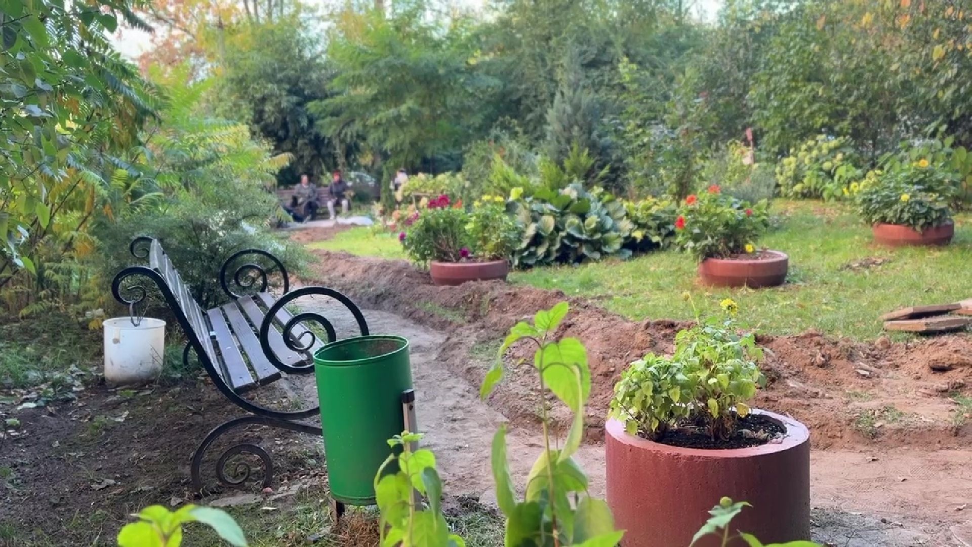 Реутов, благоустройство, сквер, клумбы, цветы,