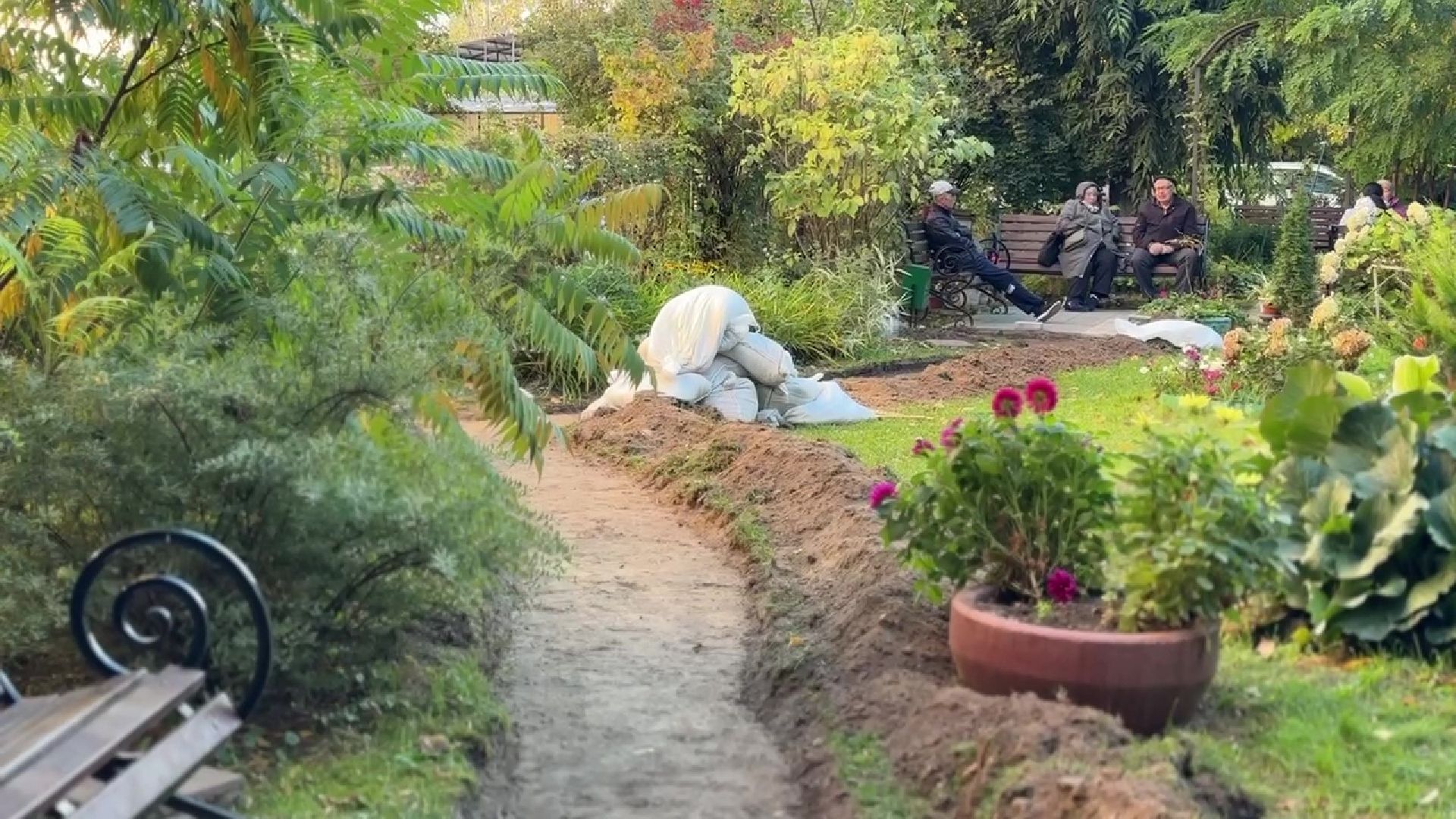 Реутов, благоустройство, сквер, клумбы, цветы,