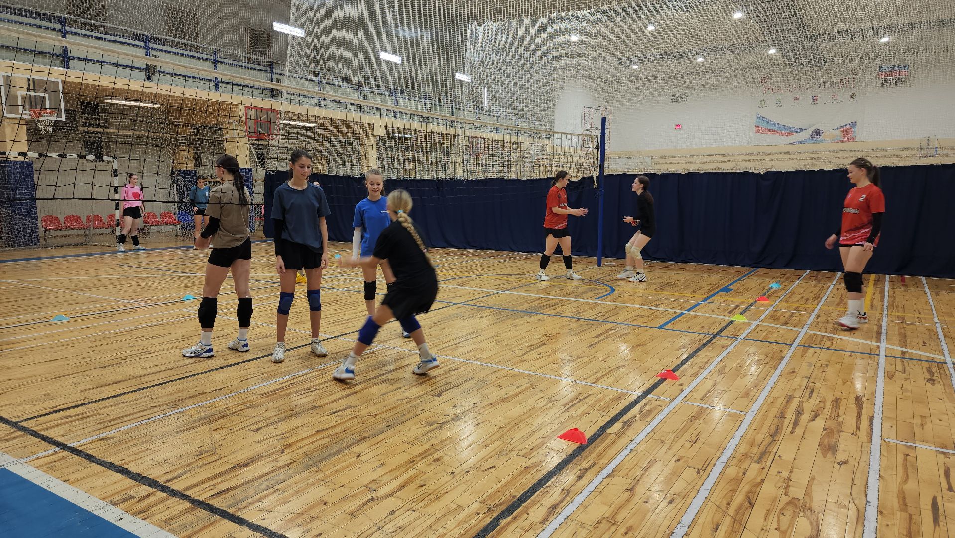 Волейбол , женская команда, Лобня ,