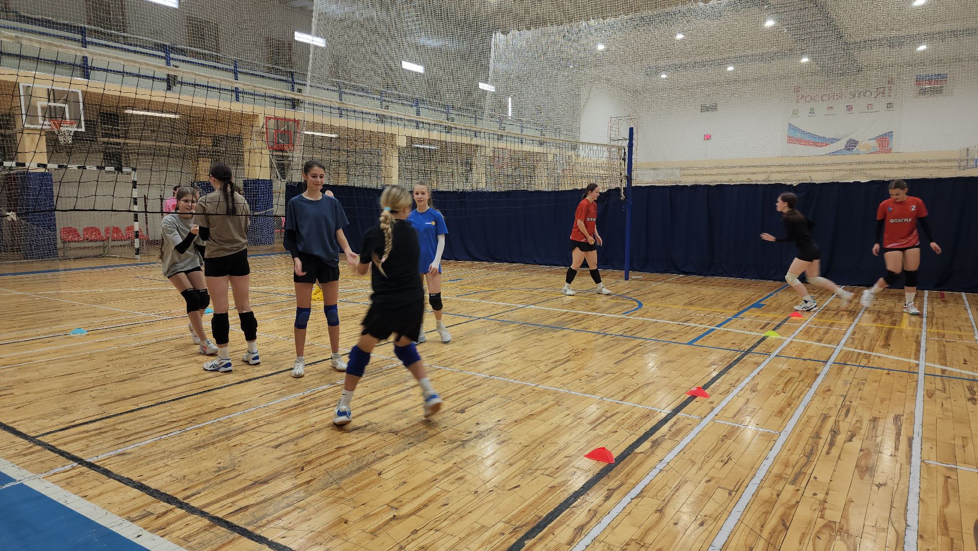 Волейбол , женская команда, Лобня ,