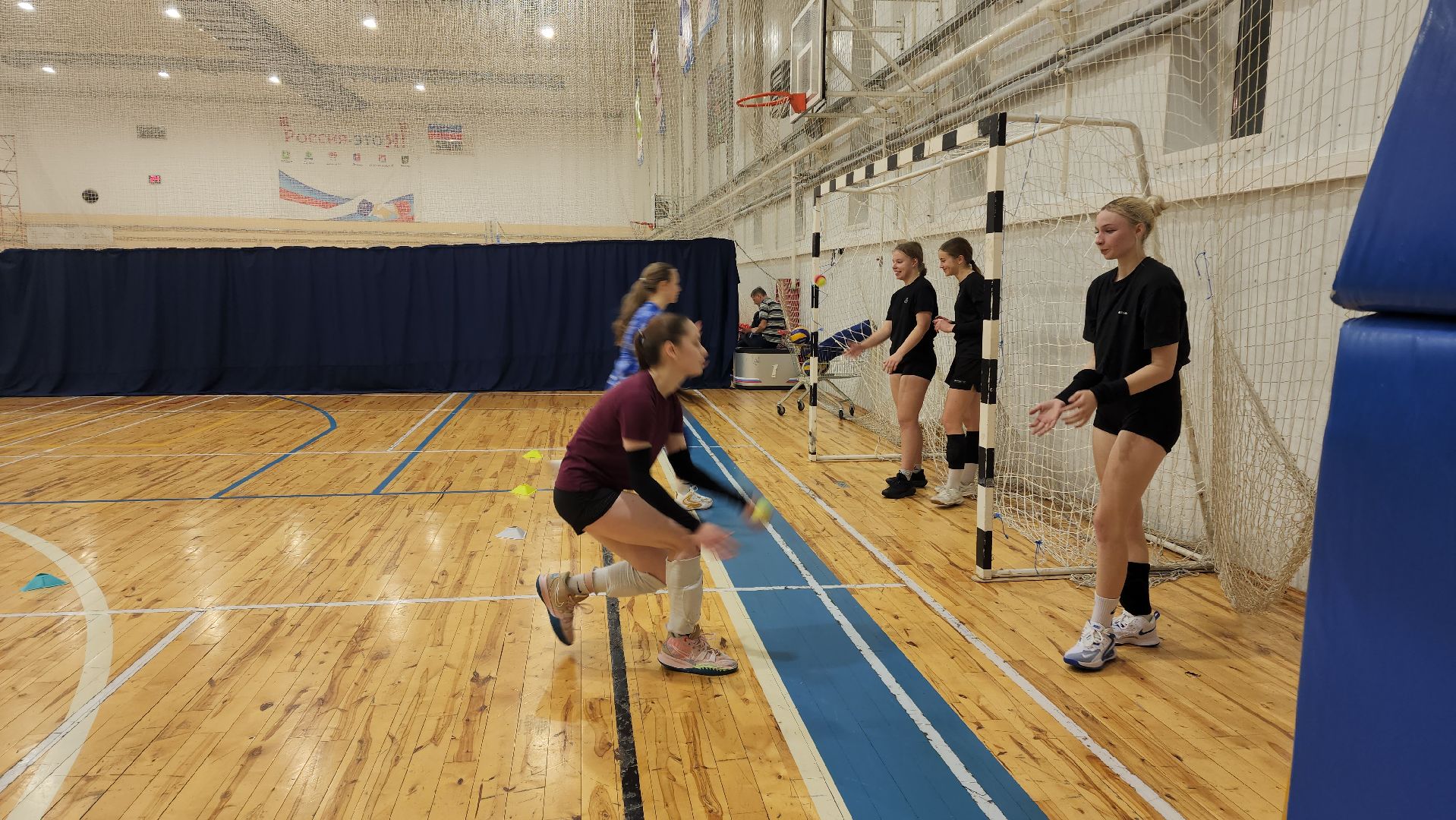 Волейбол , женская команда, Лобня ,