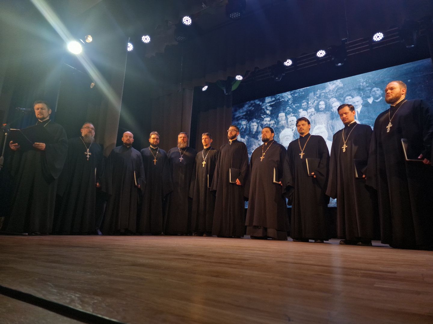 7 октября в Доме культуры Кучино» состоялся концерт «Хранитель Церкви русской», посвященный 100-летию блаженной кончины Патриарха Московского и всея Руси Тихона, Балашиха,