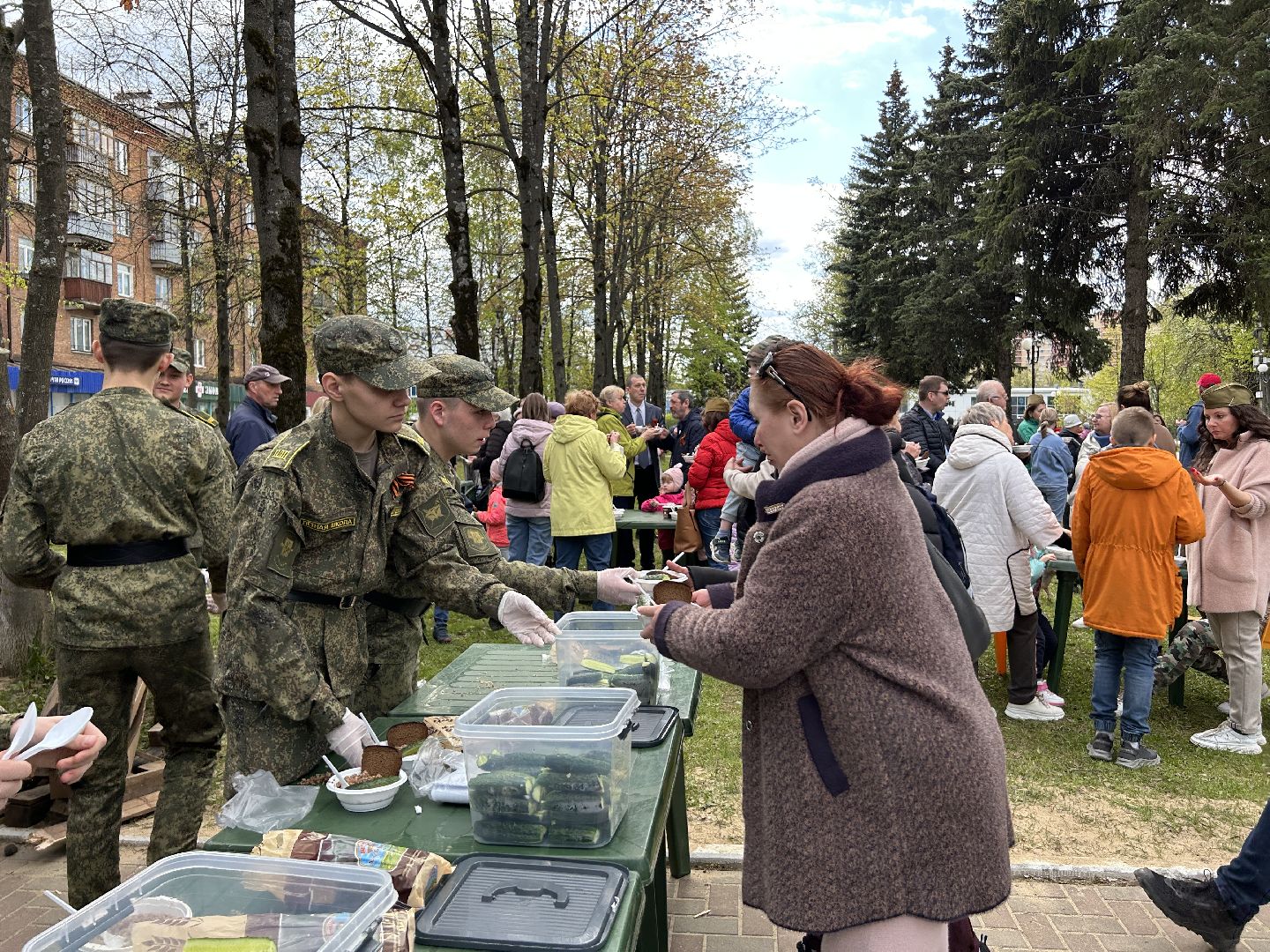День Победы, полевая кухня