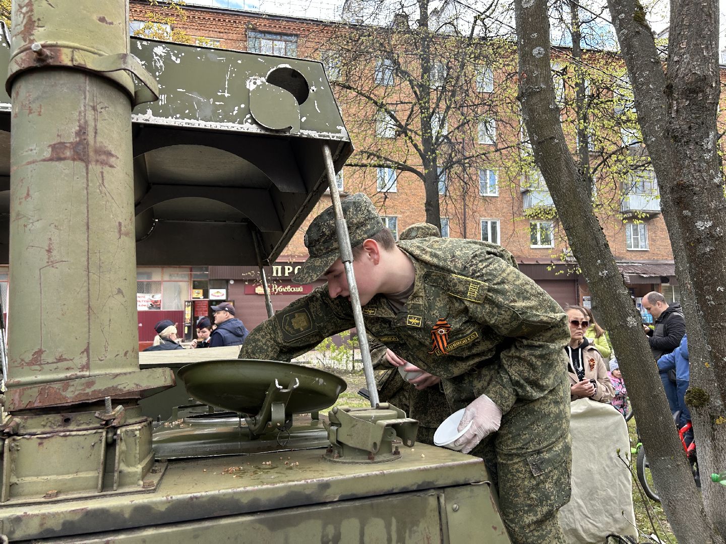 День Победы, полевая кухня