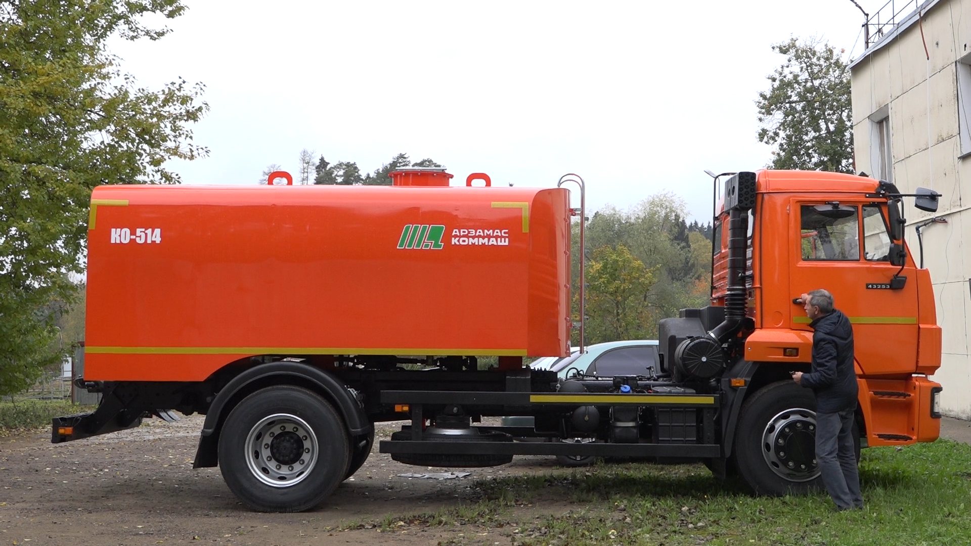 камаз, техника жкх, промывка сетей, устранение засора, власиха жкх,