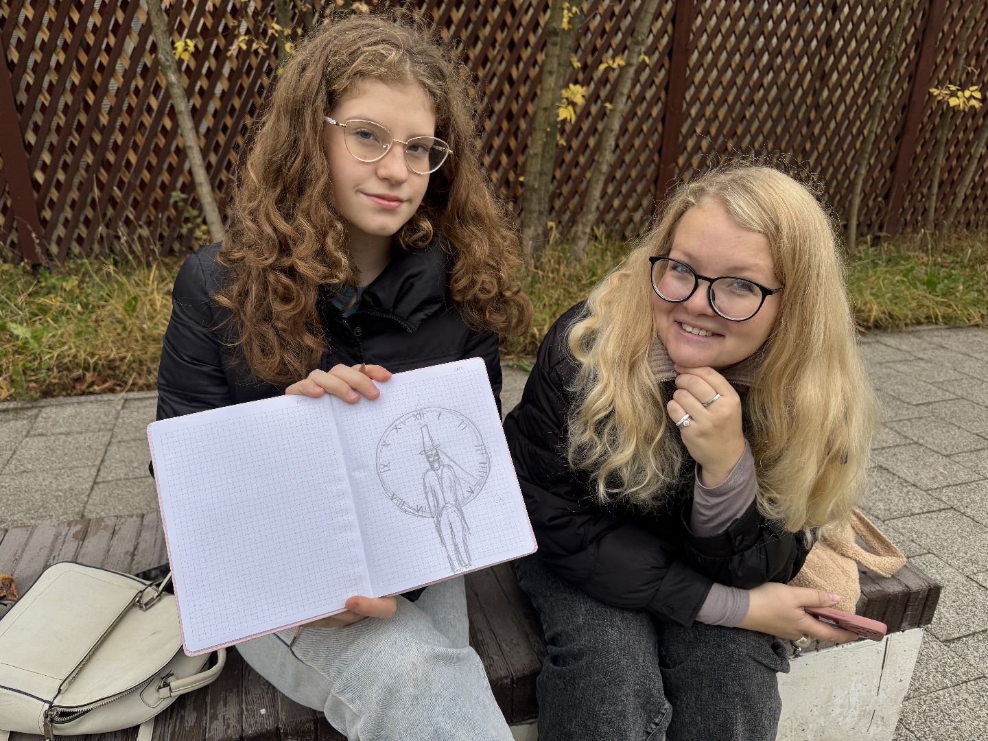 Анна Шевченко балашиха, рисунок Майкла Лунна на остановке у городской фабрики в Балашихе, фабрика 1830,