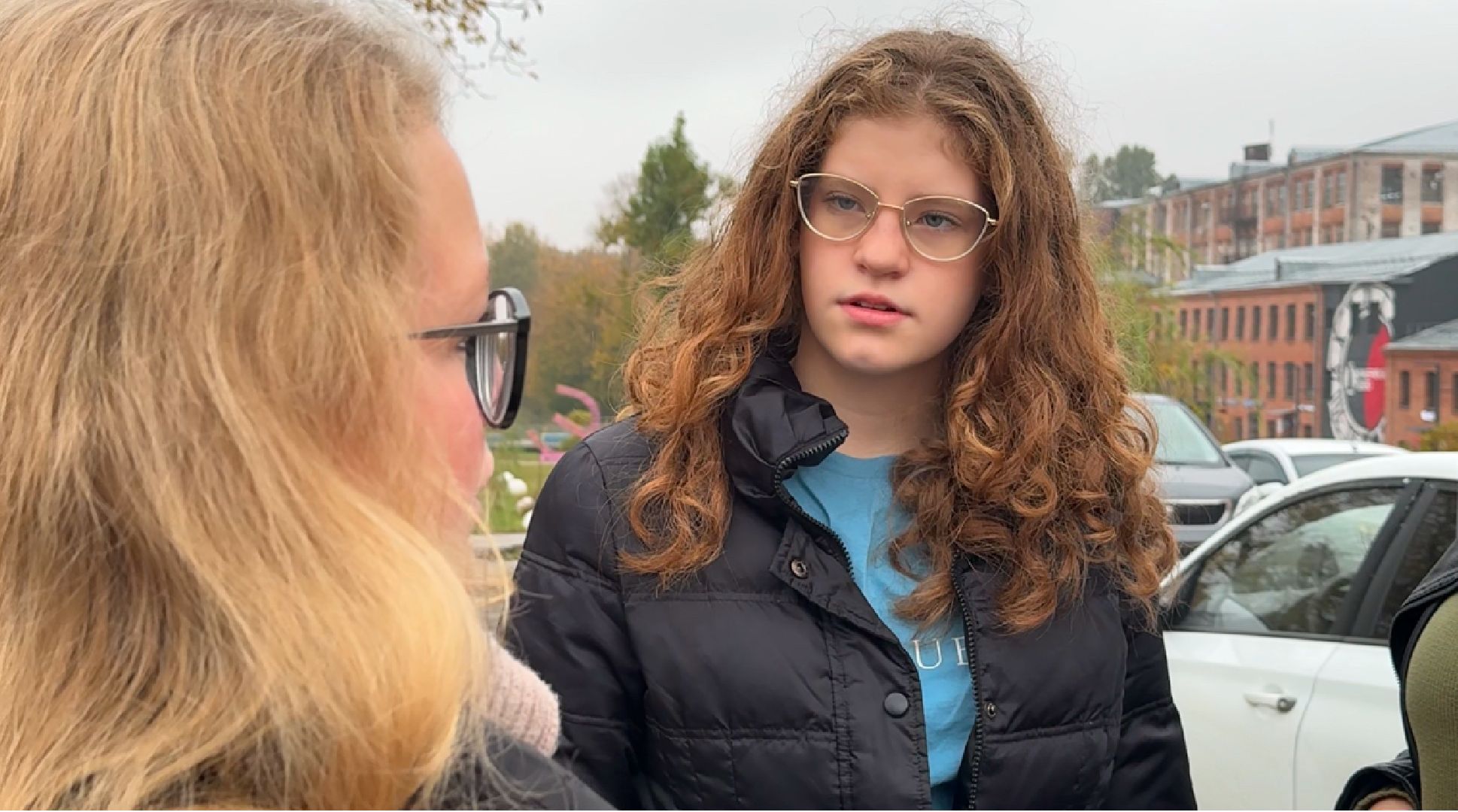 Анна Шевченко балашиха, рисунок Майкла Лунна на остановке у городской фабрики в Балашихе, фабрика 1830,