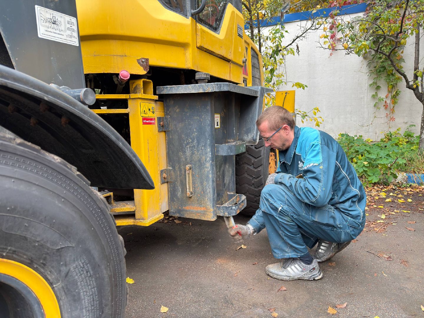 Реутов, техника к зиме, тракторы, навесное оборудование,