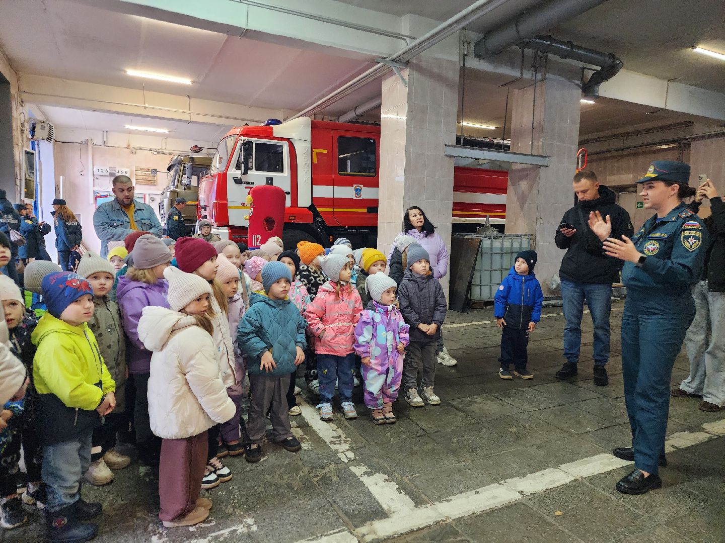 фрязино, пожарно-спасательная часть, экскурсия, мчс 35 лет, посадка деревьев,