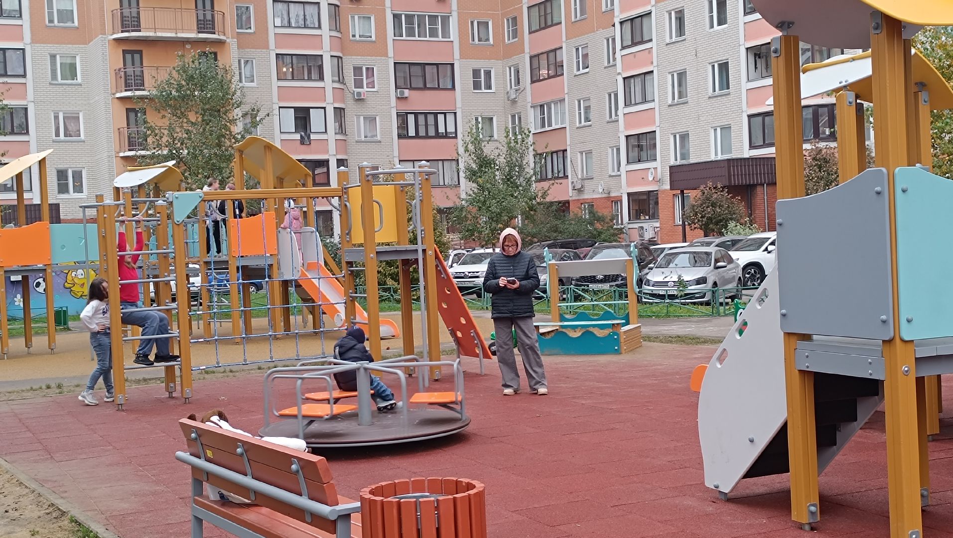 детская  площадка, лобня, двор,