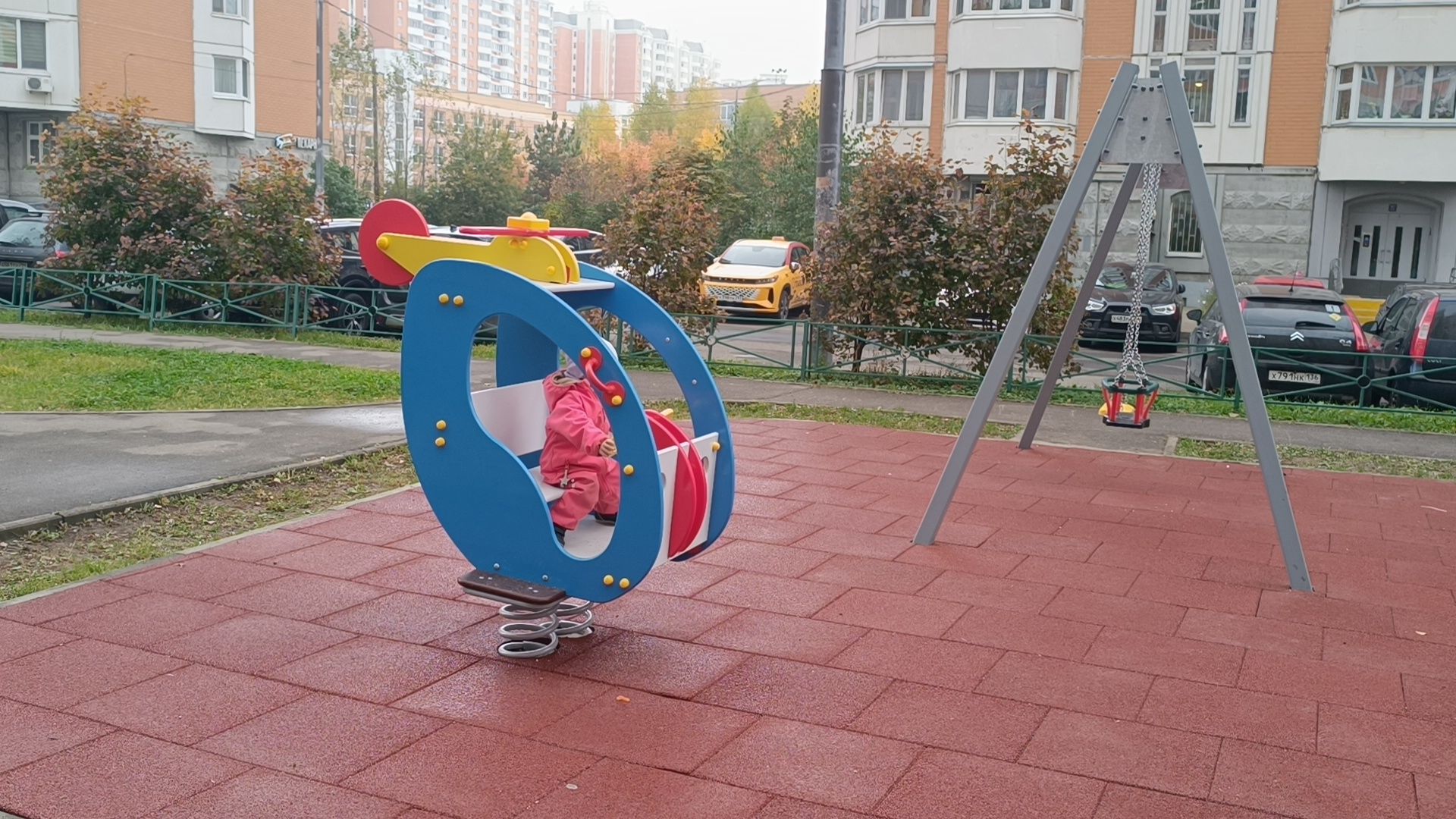 детская  площадка, лобня, двор,