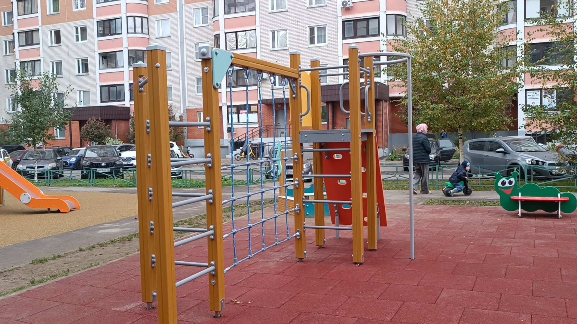 детская  площадка, лобня, двор,