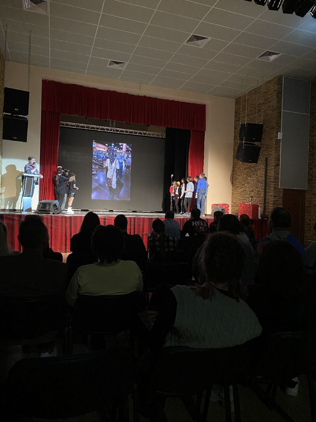 Клин, общество