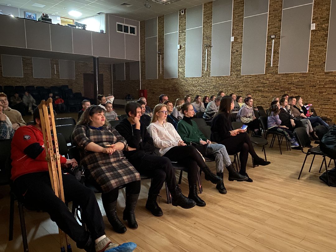 Клин, общество