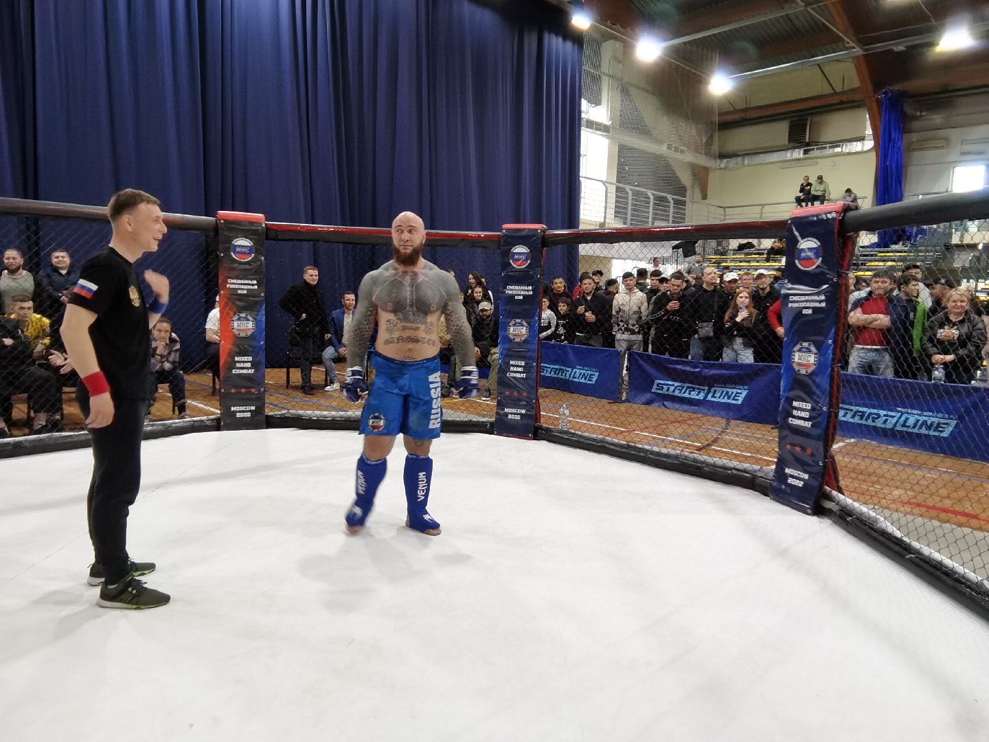Балашиха, Москва, Роман Новиков, Чемпионат Мира по смешанному рукопашному бою, ММА, Федерация смешанного рукопашного боя, Герой России Александр Головашкин, поединок, все едины