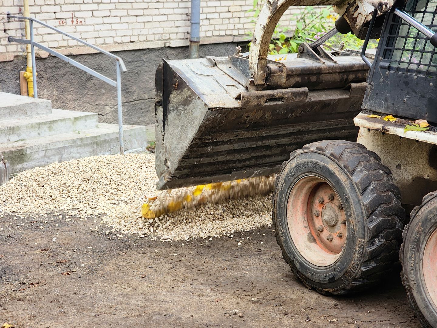 дубна,  комплексное благоустройство дворов, входные группы, новая парковка,асфальтирование дворов,