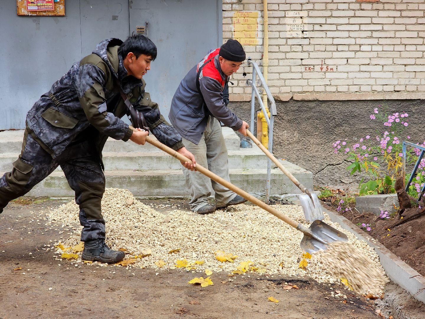 дубна,  комплексное благоустройство дворов, входные группы, новая парковка,асфальтирование дворов,
