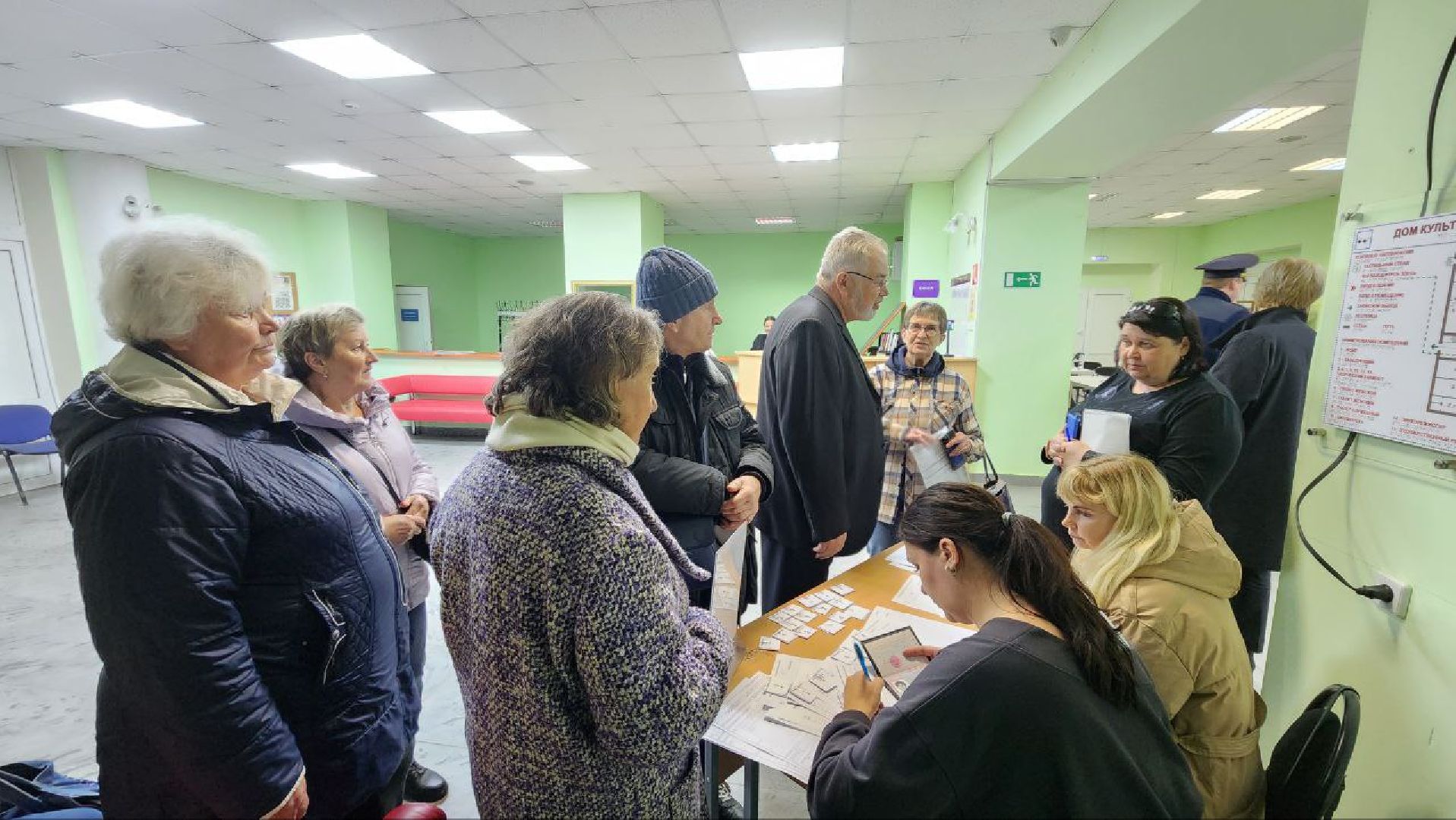 Дмитров, Выездная администрация, Поддержка учителей,