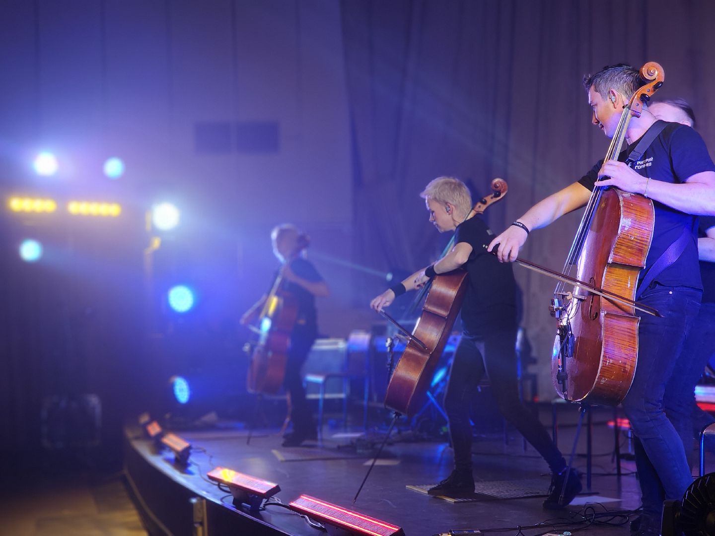 Черноголовка, Концерт, Мировые рок-хиты,