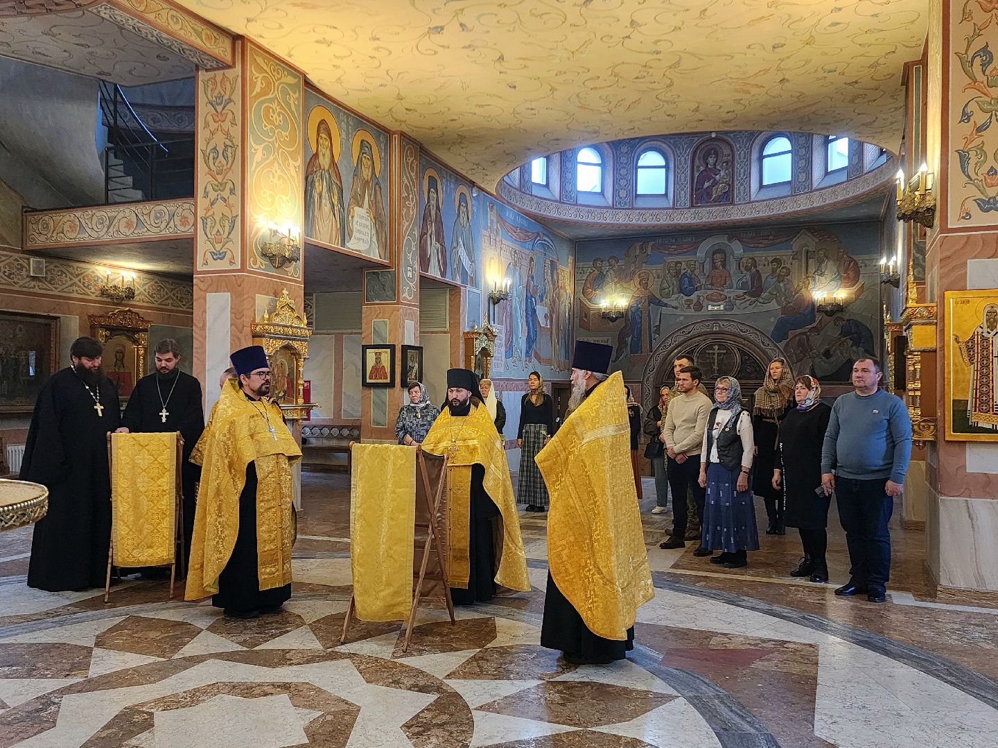 православная гостиная, сво, молебен, спецоперация, церковь, благотворители,