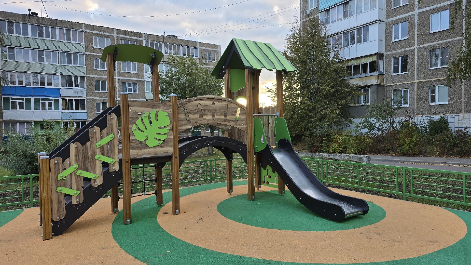 Коломна , Озеры, новая детская площадка,