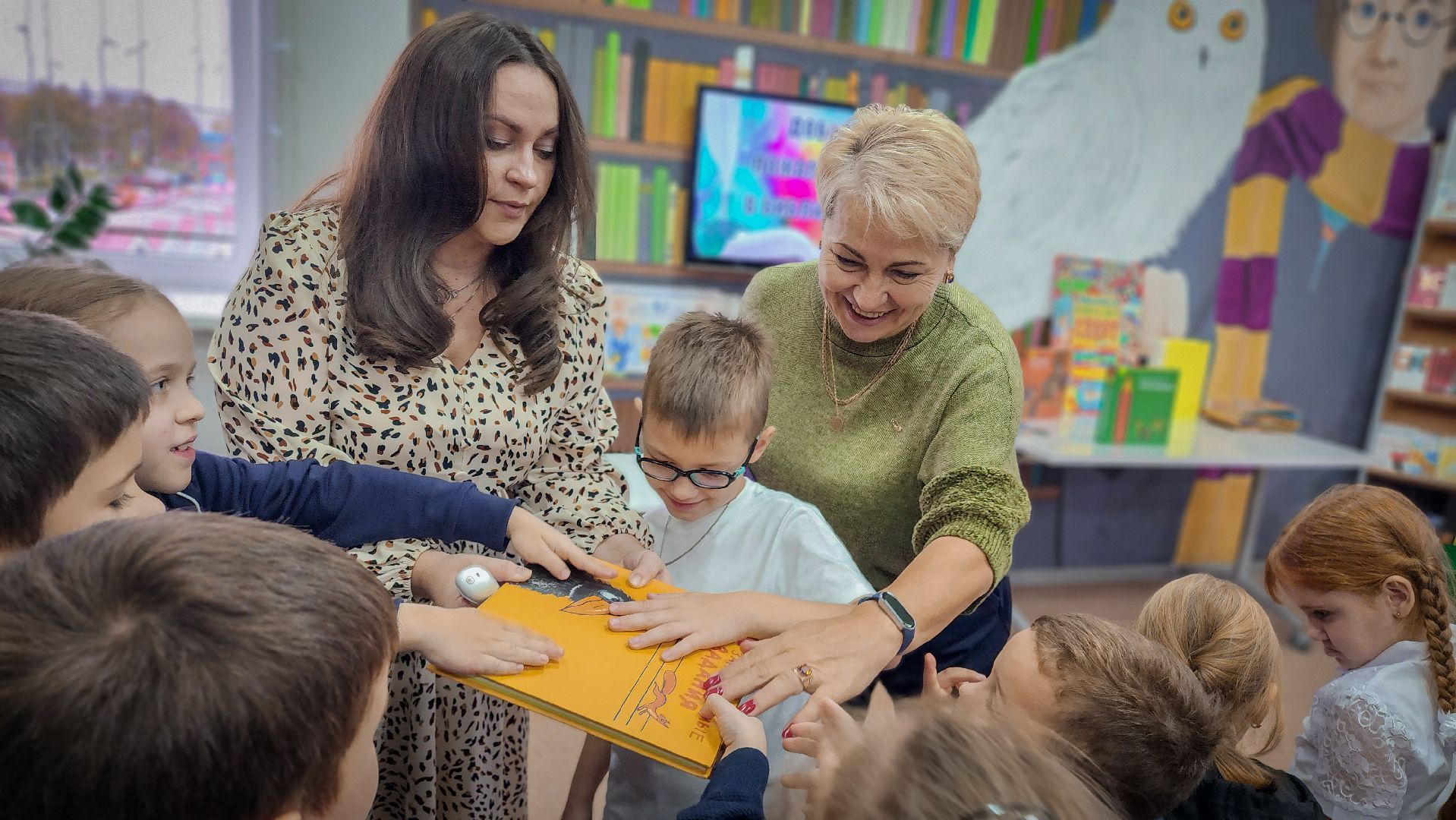 бронницы, посвящение в читатели, библиотека бронниц, первоклассники в библиотеке, дети,