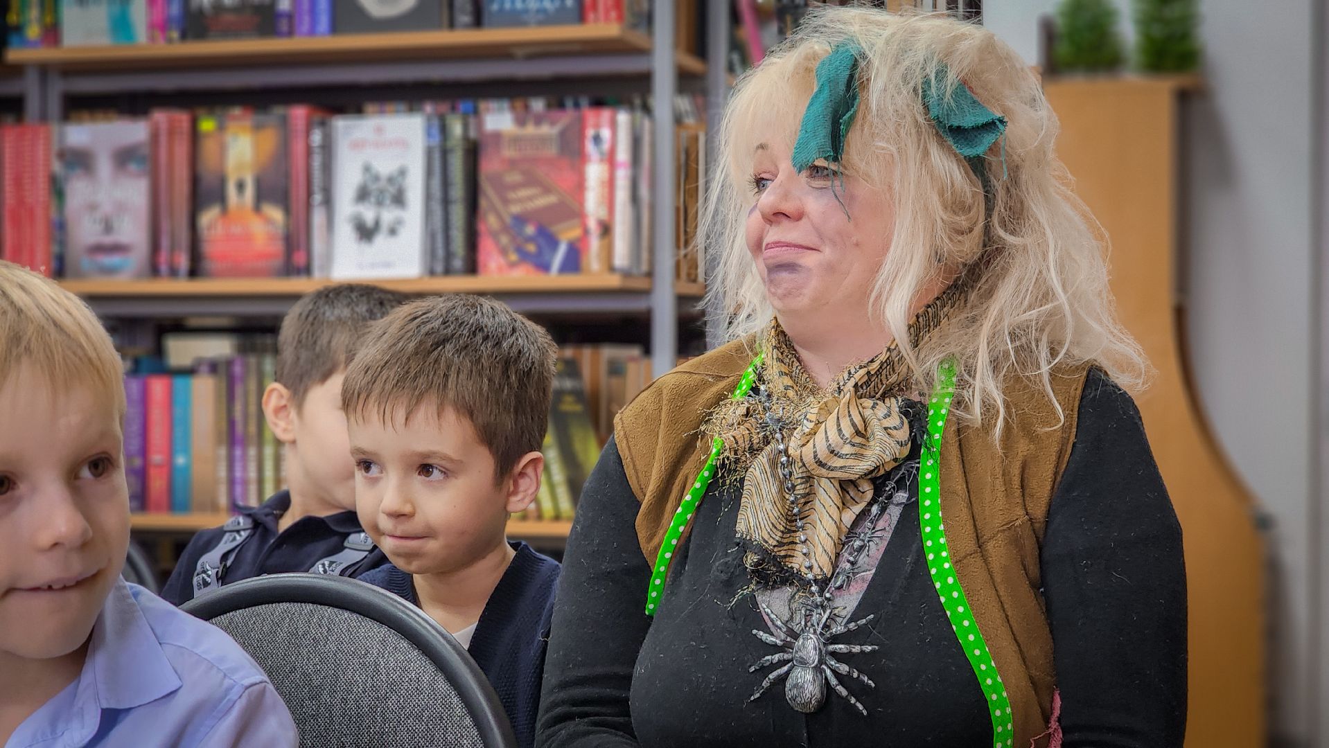 бронницы, посвящение в читатели, библиотека бронниц, первоклассники в библиотеке, дети,