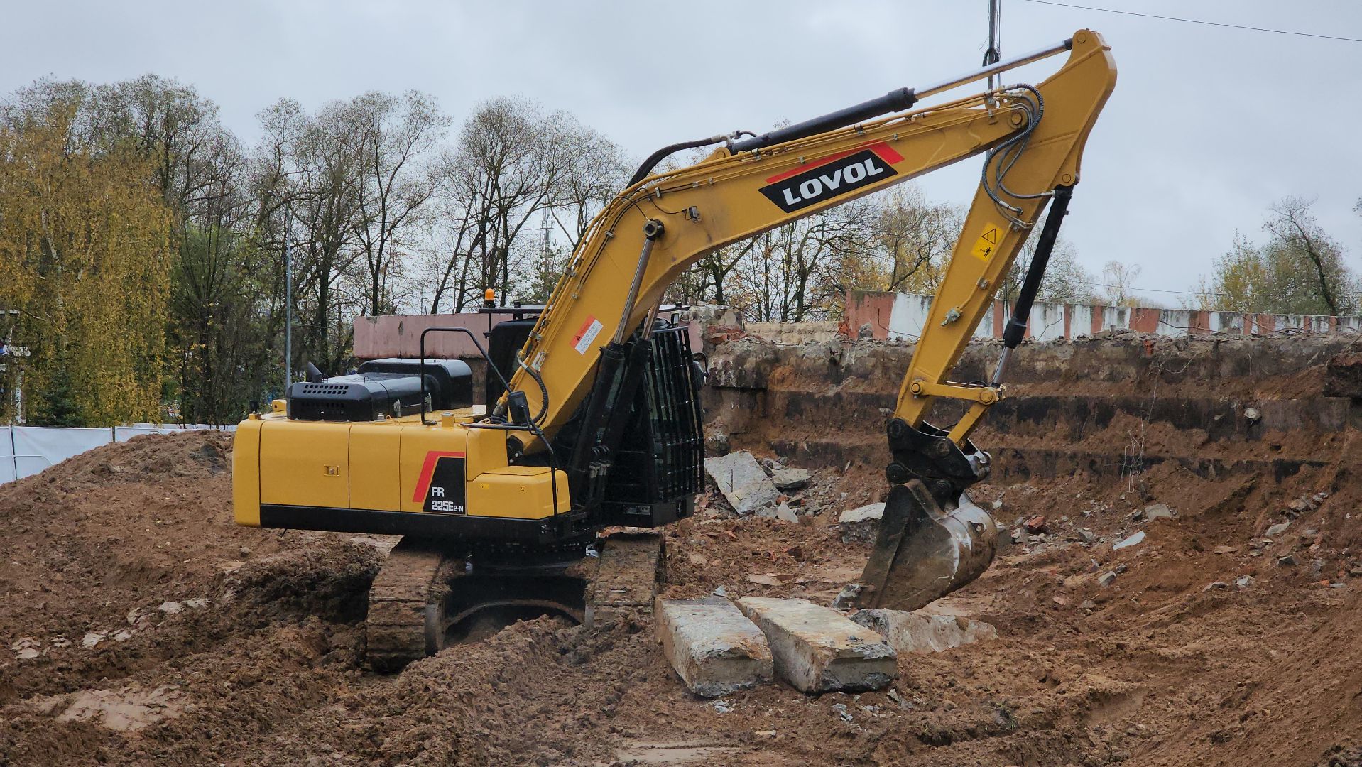 монумент, Лобня , реконструкция  площади,