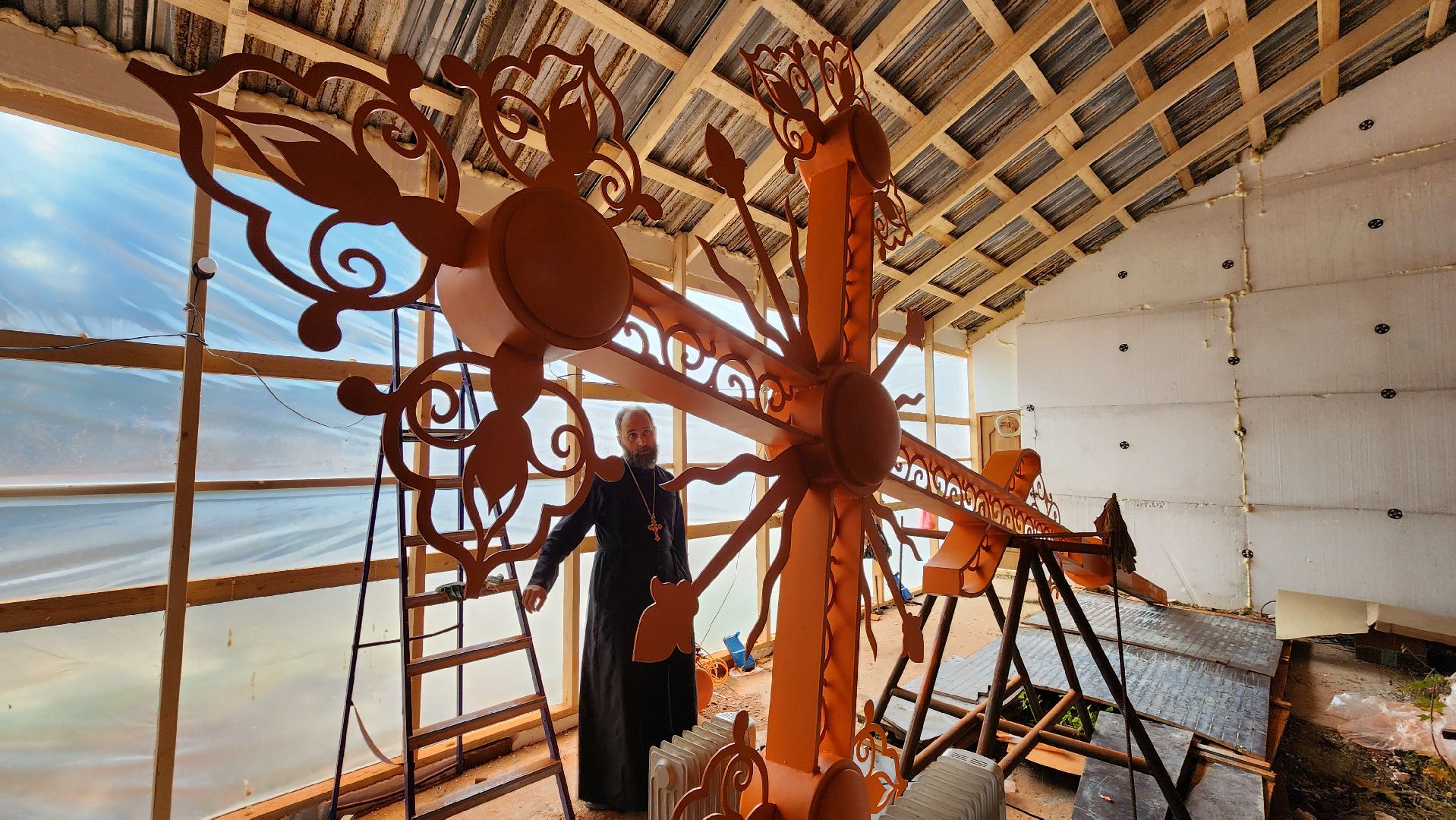 купол над храмом, Крест , Храм, Лобня, церковь,