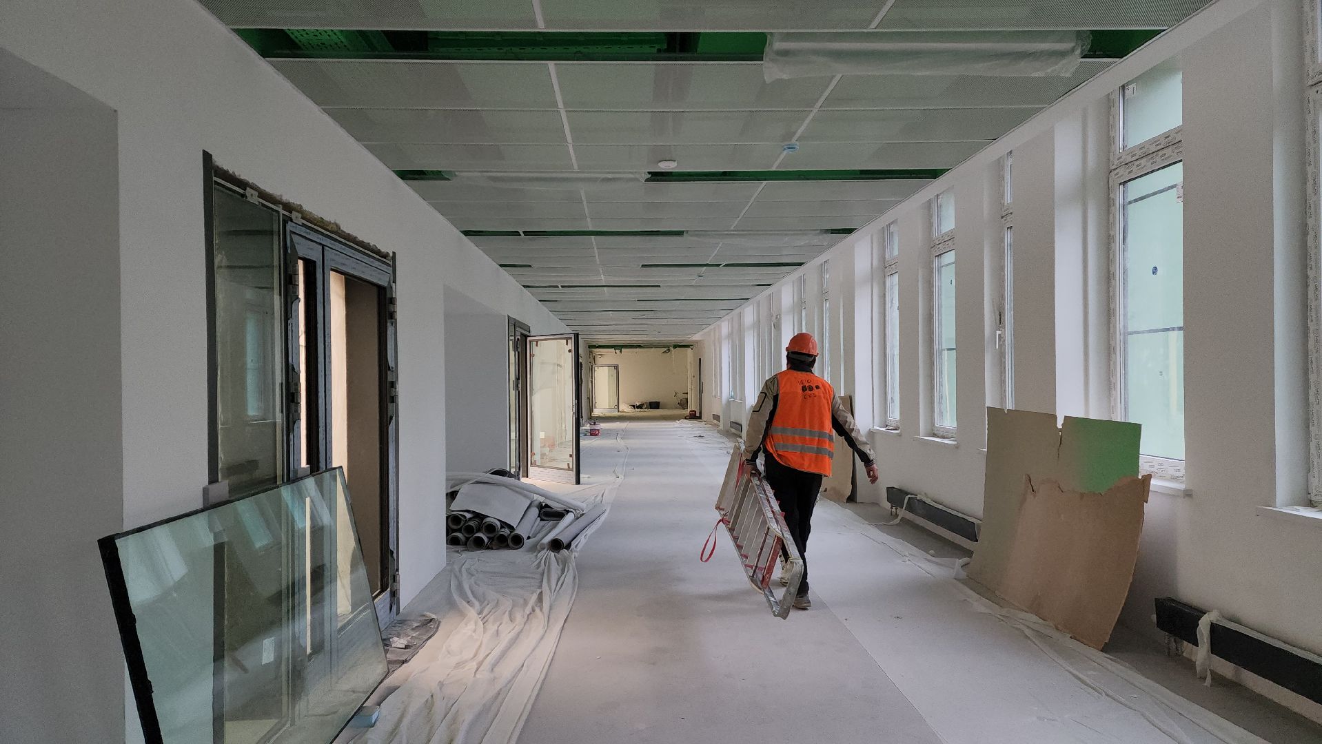 стройка, новая школа, красногорск, изумрудные холмы,